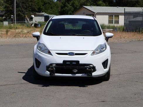 Used 2012 Ford Fiesta SE FWD image 2