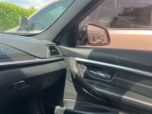 Used 2018 BMW 330i Sedan RWD image 16