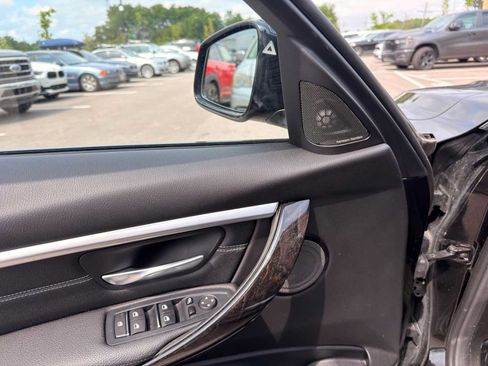 Used 2018 BMW 340i xDrive Sedan AWD/4WD image 16