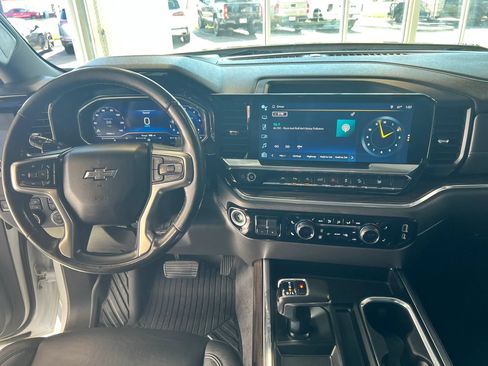 Used 2022 Chevrolet Silverado 1500 RST w/ Convenience Package II AWD/4WD image 19