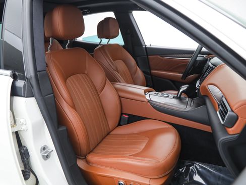 Certified 2022 Maserati Levante GT image 11