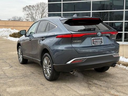 Used 2024 Toyota Venza Limited image 5