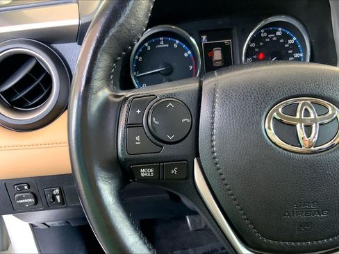 Used 2016 Toyota RAV4 XLE AWD/4WD image 23