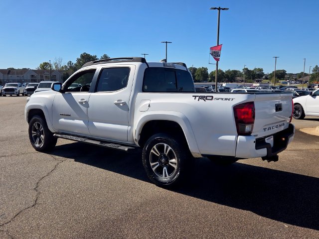 Used 2018 Toyota Tacoma TRD Sport w/ Technology Package RWD image 10