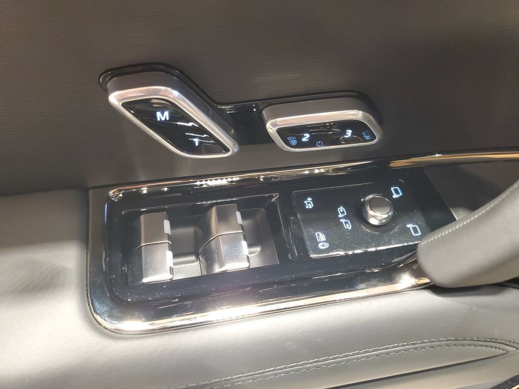 New 2027 Land Rover Range Rover Sport Dynamic SE AWD/4WD image 9