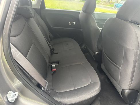 Used 2014 Kia Soul FWD image 12