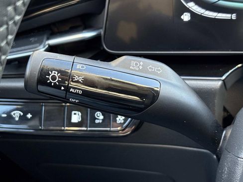 Used 2024 Kia Niro EX w/ EX Cold Weather Package image 31