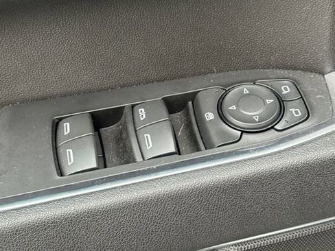 Used 2025 Chevrolet Silverado 1500 LT image 12