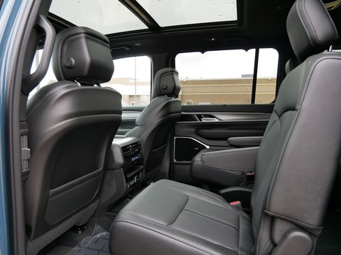 New 2026 Jeep Grand Wagoneer Limited AWD/4WD image 7