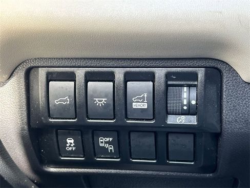 Certified 2022 Subaru Ascent Limited w/ Technology Package image 25