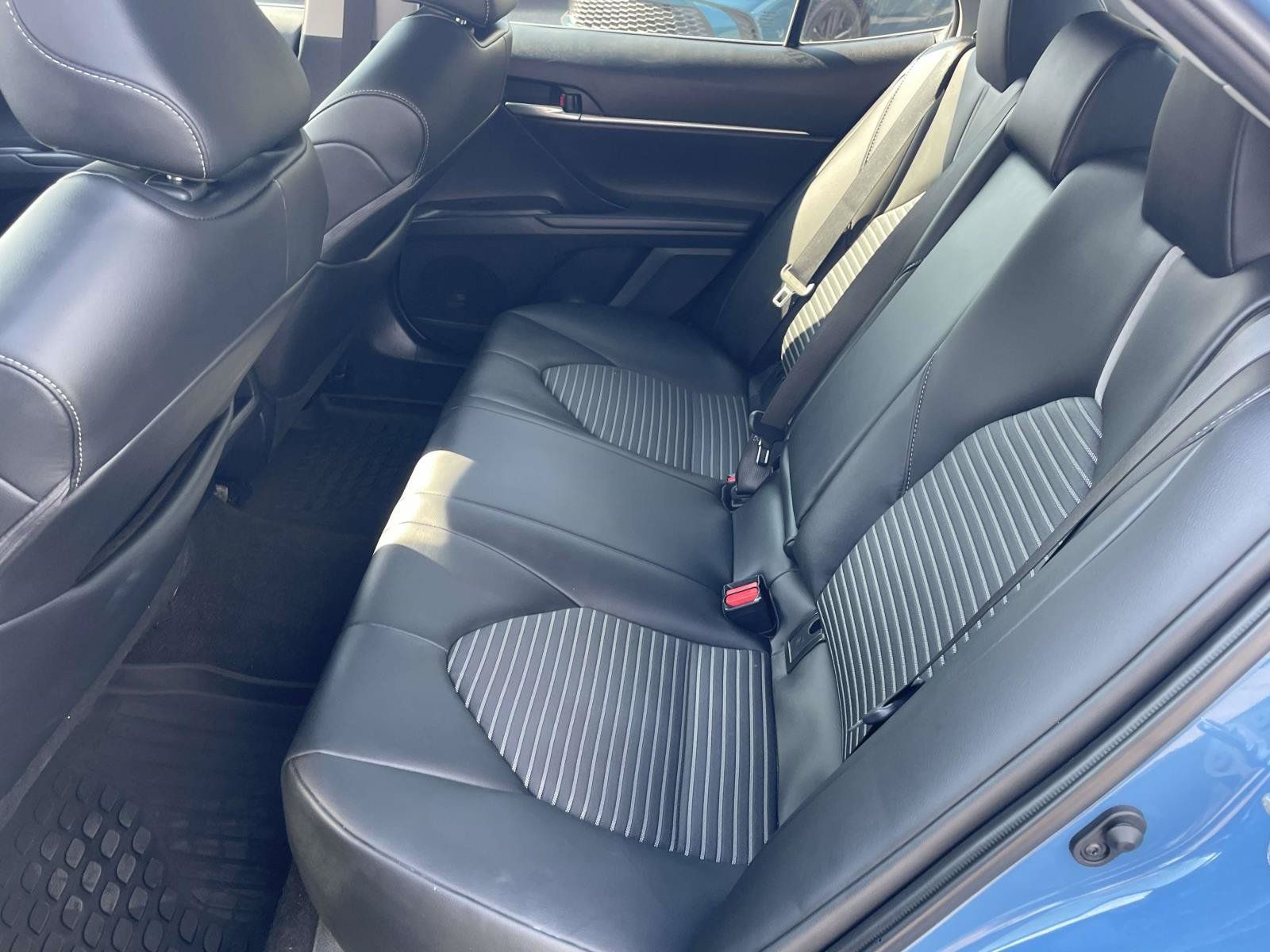 Used 2023 Toyota Camry SE FWD image 10