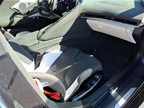 Used 2023 Chevrolet Corvette Stingray Premium Conv w/ Z51 Performance Package image 16