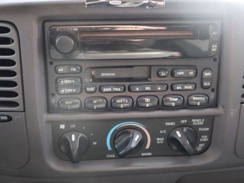 Used 2003 Ford F150 XL image 4