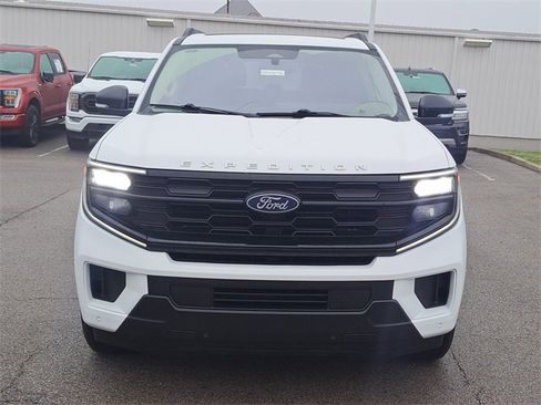 Certified 2025 Ford Expedition Active image 8