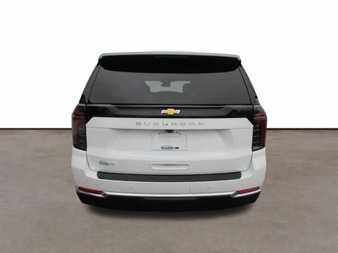 Used 2025 Chevrolet Suburban LS w/ Max Trailering Package AWD/4WD image 4