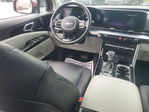 Used 2024 Kia Carnival SX Prestige FWD image 19