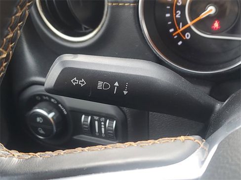 Used 2022 Jeep Gladiator Overland image 11