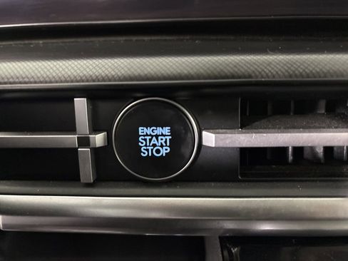 Used 2025 Hyundai Santa Fe SE image 16