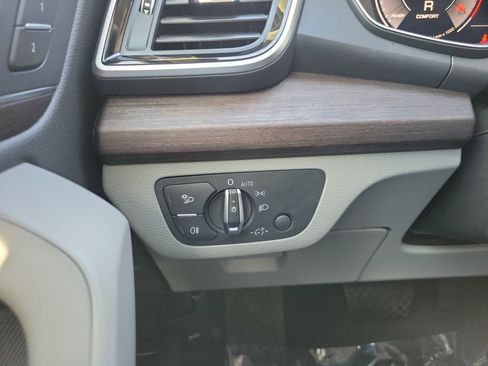 Certified 2025 Audi Q5 2.0T Premium Plus image 27