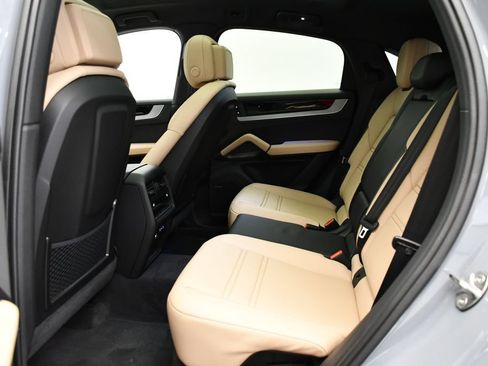 Certified 2026 Porsche Cayenne Coupe AWD/4WD image 48