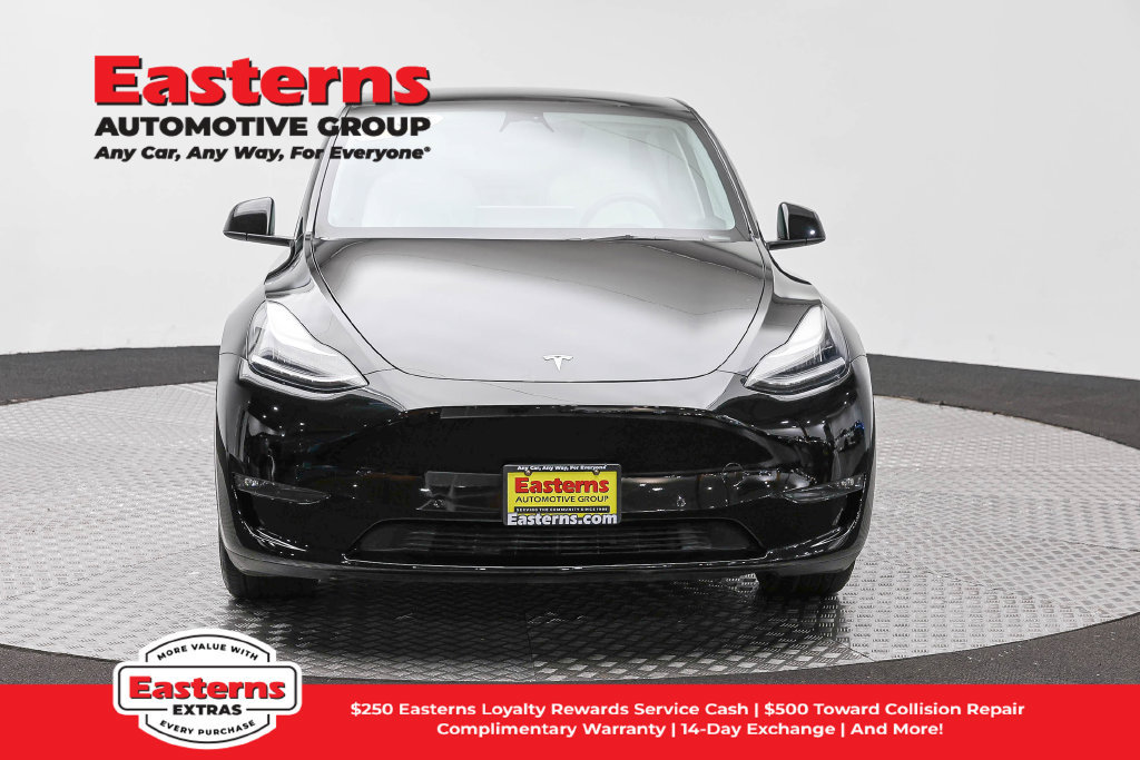 Used 2022 Tesla Model Y Long Range AWD/4WD image 3