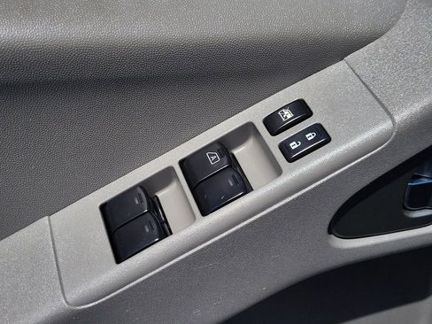 Used 2020 Nissan Frontier SV w/ Midnight Edition Floor Mats image 11