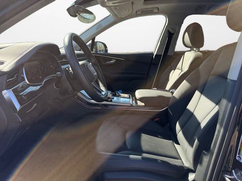 Certified 2024 Audi Q7 3.0T Prestige image 9