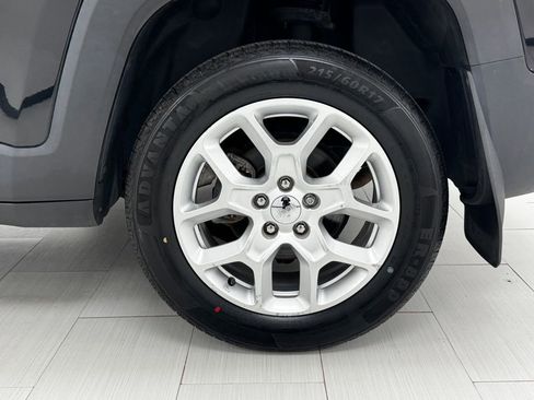 Used 2018 Jeep Renegade Latitude image 40