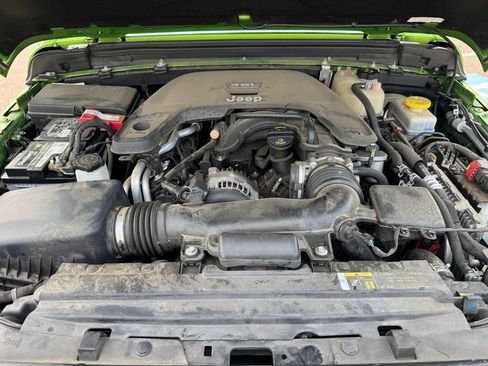 Used 2018 Jeep Wrangler Sport AWD/4WD image 12