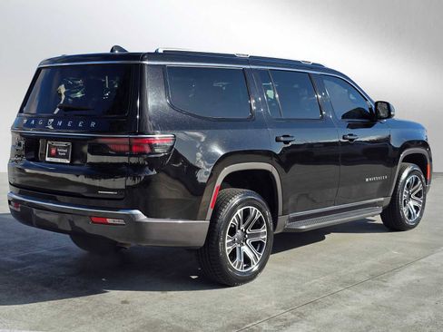 Used 2022 Jeep Wagoneer Series III w/ Flexible Seating Group image 7