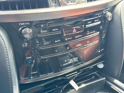 Used 2017 Lexus LX 570 4WD w/ Luxury Package image 28