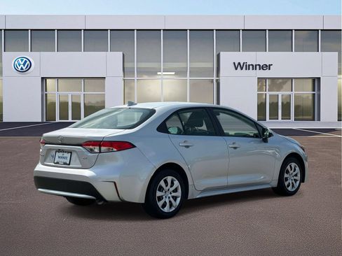 Used 2020 Toyota Corolla LE FWD image 5