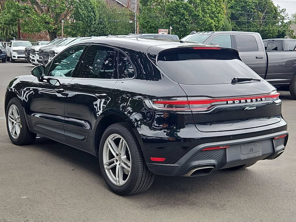 Used 2024 Porsche Macan AWD/4WD image 5
