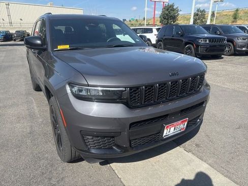 Certified 2023 Jeep Grand Cherokee L Laredo image 8