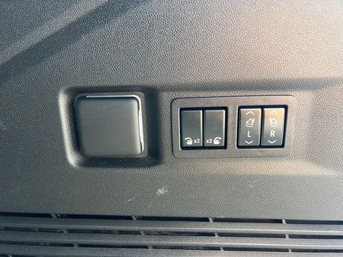 Used 2024 GMC Yukon Denali image 24