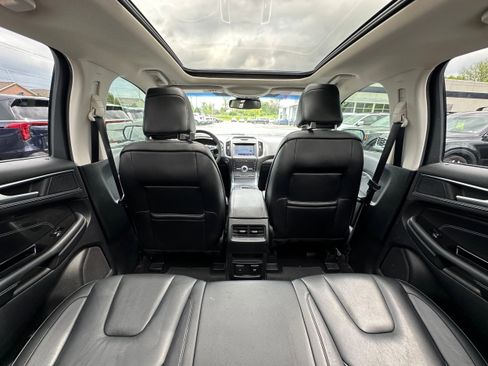 Used 2020 Ford Edge Titanium AWD/4WD image 12