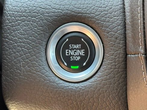 Used 2023 GMC Yukon XL Denali w/ Denali Reserve Package AWD/4WD image 24