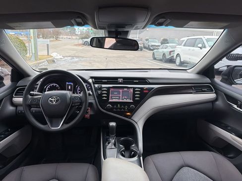 Used 2019 Toyota Camry LE FWD image 21