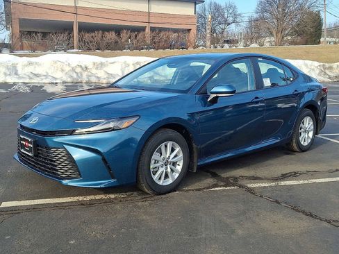 New 2026 Toyota Camry LE image 10