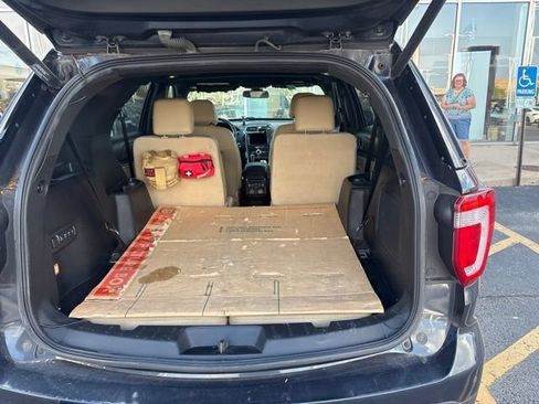 Used 2017 Ford Explorer Limited w/ Equipment Group 301A AWD/4WD image 5