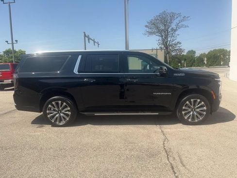 New 2026 Chevrolet Suburban High Country w/ Sun And Tow Package AWD/4WD image 6