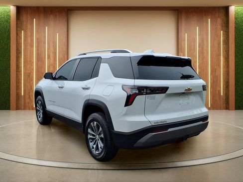 New 2027 Chevrolet Equinox LT w/ Convenience Package II FWD image 30