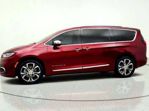 Used 2021 Chrysler Pacifica Pinnacle AWD/4WD image 8