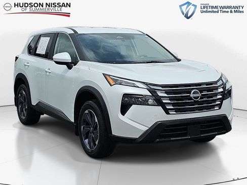 Used 2026 Nissan Rogue SV FWD image 1