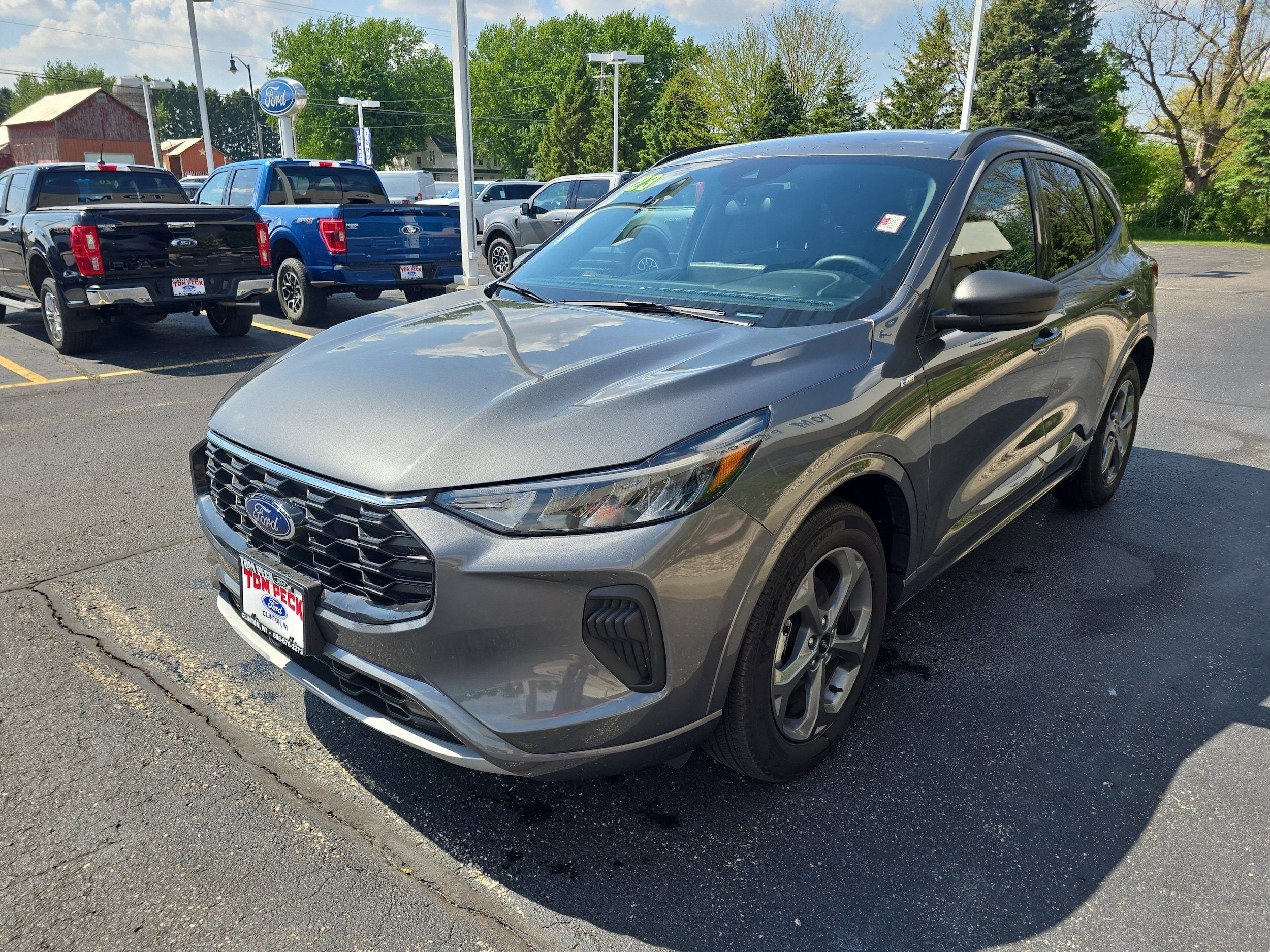 Used 2023 Ford Escape ST-Line w/ Tech Pack #1 AWD/4WD image 4