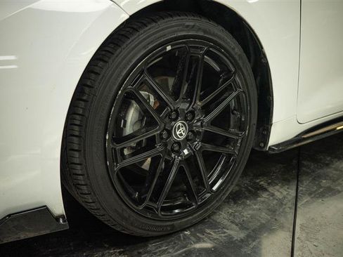 Used 2021 Toyota Corolla SE w/ Carpet Mat Package (TMS) FWD image 3