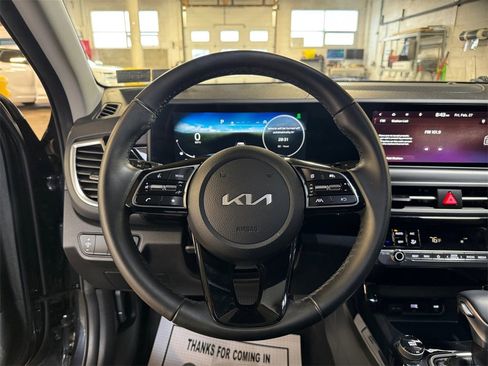 Certified 2024 Kia Seltos S image 14