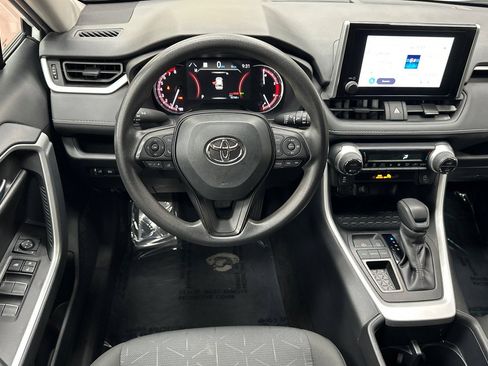 Used 2025 Toyota RAV4 XLE FWD image 19