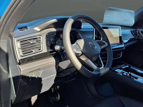 New 2026 Volkswagen Atlas Cross Sport SE image 5