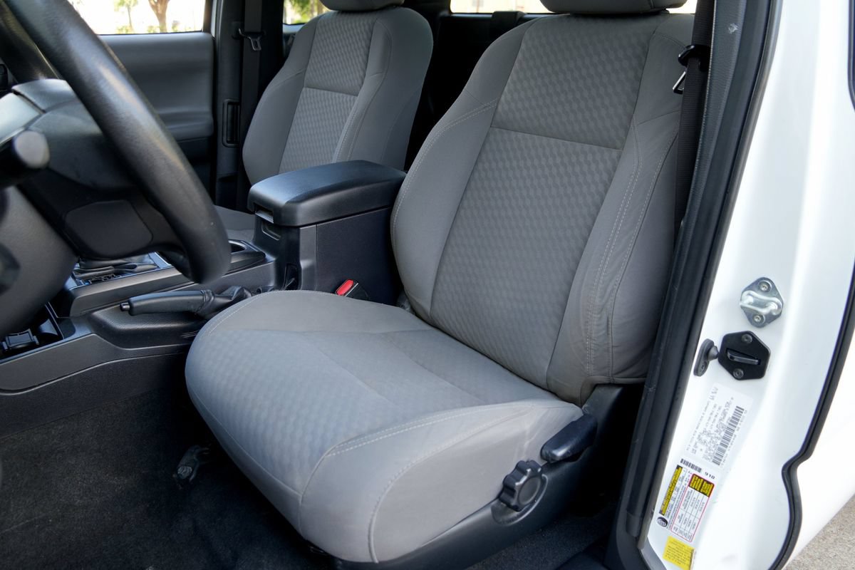 Used 2022 Toyota Tacoma SR RWD image 6